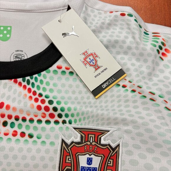 Portugal Away Soccer Jersey 2025 - Picture 3 of 4